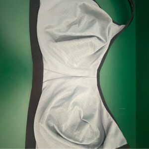 LILYETTE SPORTS BRA IN MOTION Size 40DD.